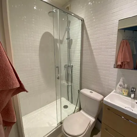 Village Auteuil باريس
