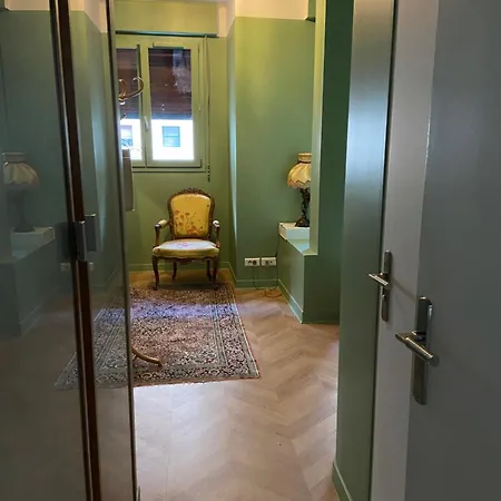 Village Auteuil شقة