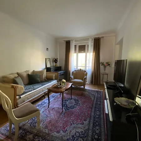 Village Auteuil باريس