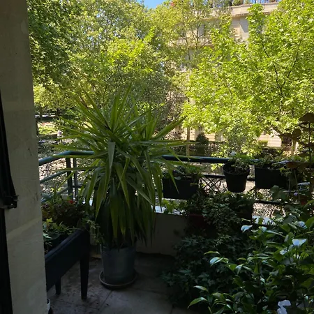 Village Auteuil شقة
