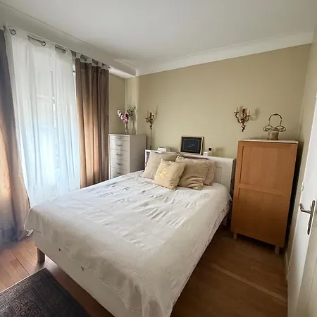 Apartment Village Auteuil Paris